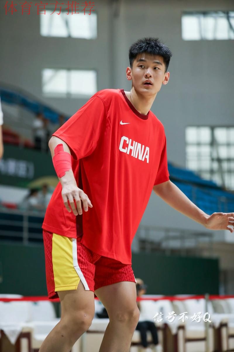 广东两国青小将喜忧参半！王洪泽完美首秀，杨溢没投篮基本废了！